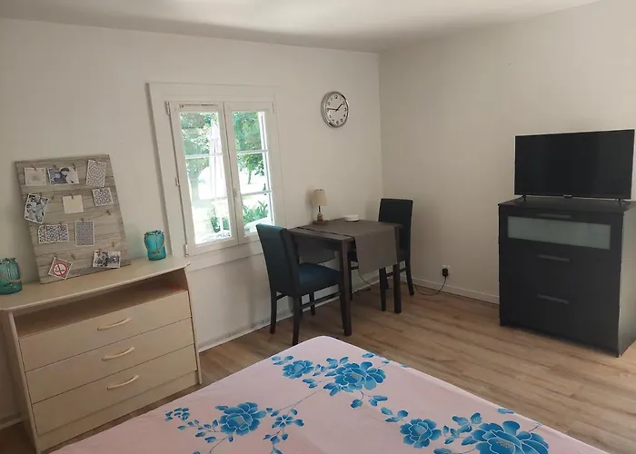 Bed & Breakfast Detente Au Pays De Lauzun